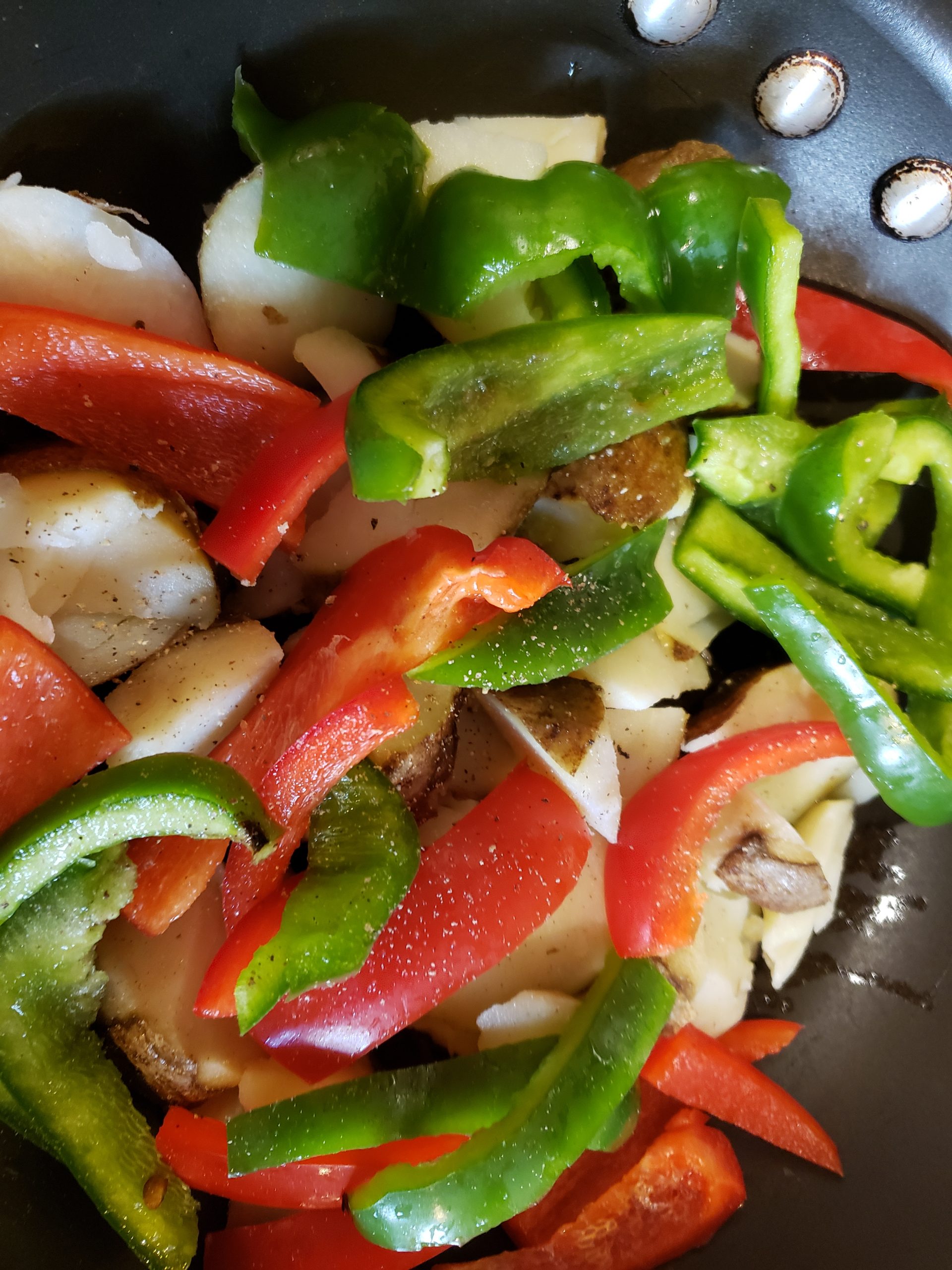 Red & Green peppers are an excellent source of Vitamin C, A, and Vitamin B6. Runners need Vitamin B6 because it helps create hemoglobin, which carries oxygen in red blood cells to muscle tissue.